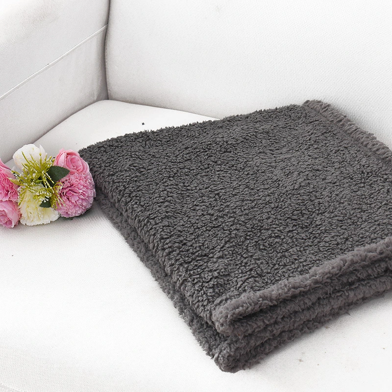 Machine Washable Cosy Comfortable Pet Bedding Throw Fleece Pet Blanket